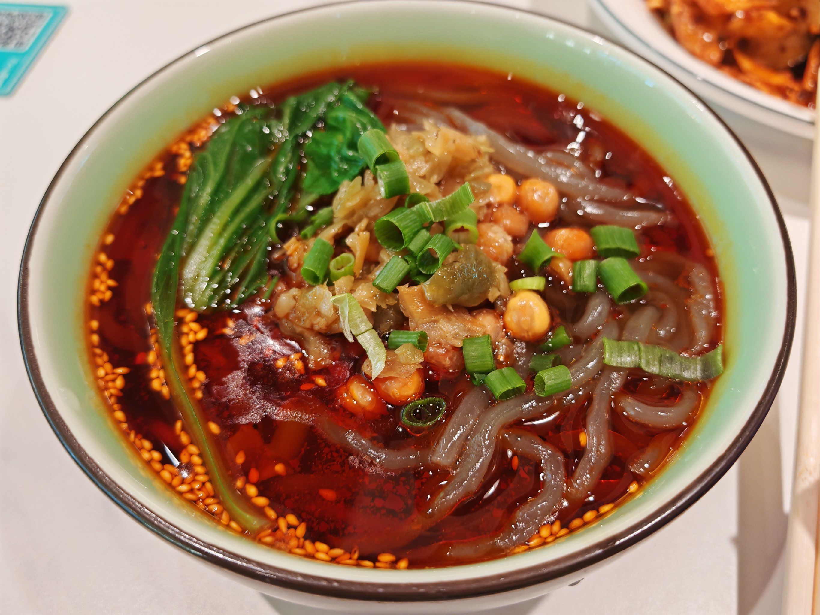 哪里有酸辣粉培训?商用高汤怎么熬制才稳定?(图2) 哪里有酸辣粉培训?商用高汤怎么熬制才稳定?(图2)