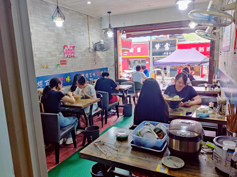 小地锅+大盘鸡落地成功！日营收增千元(图2)