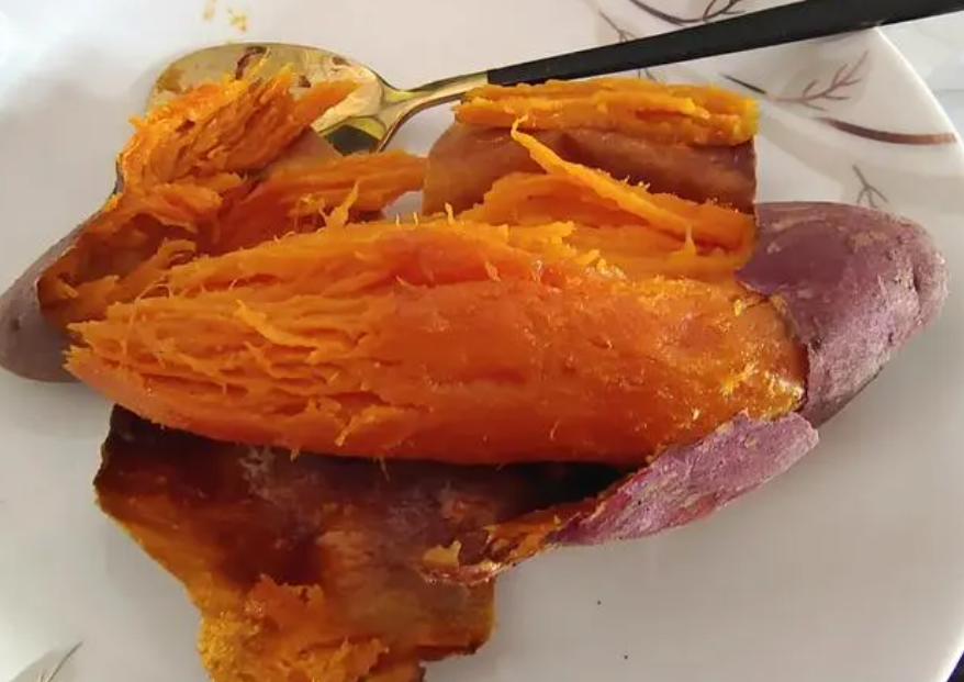 烤红薯要用锡纸包住吗？怎么烤？要烤多久(图1)