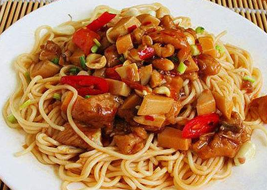 拌面培训班：传承美食技艺，打造面条新风尚(图1)