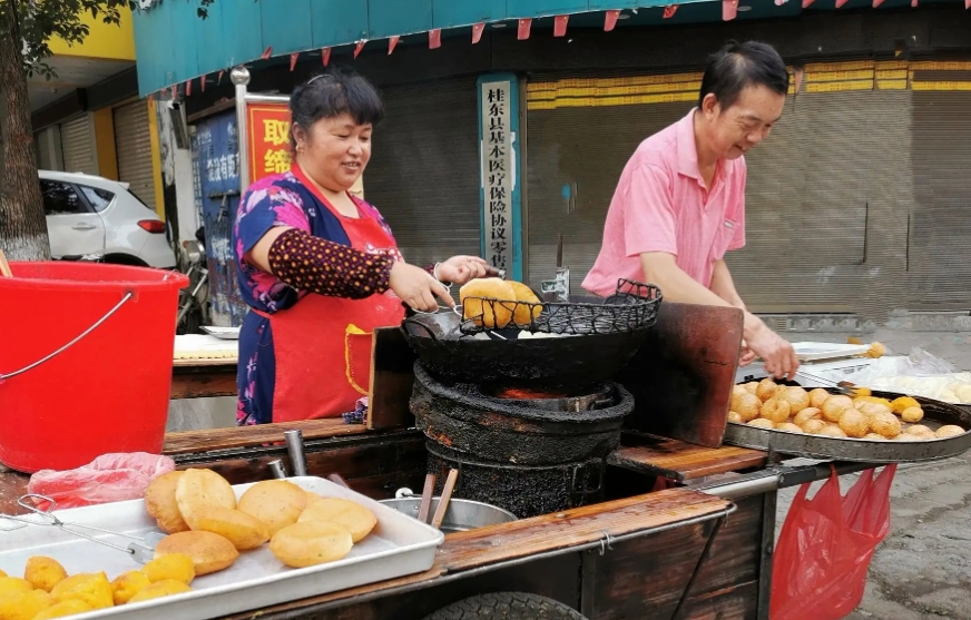 适合女人摆摊卖早餐？这些项目简单易学，轻松赚钱！