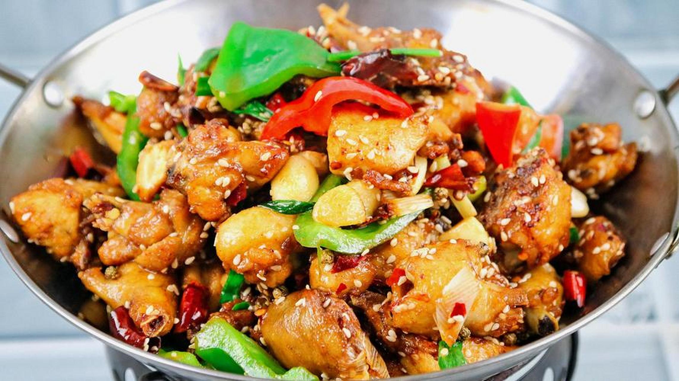 干锅鸡技术培训，开店必学！如何从零开始，掌握正宗干锅鸡的制作技巧！