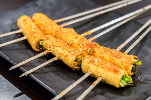 烧烤干豆腐卷的做法：如何做出外脆内嫩的美味？(图2)