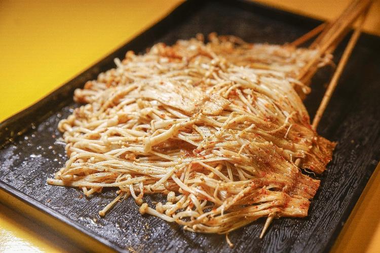 金针菇烧烤做法：简单又美味的烧烤新选择(图2)