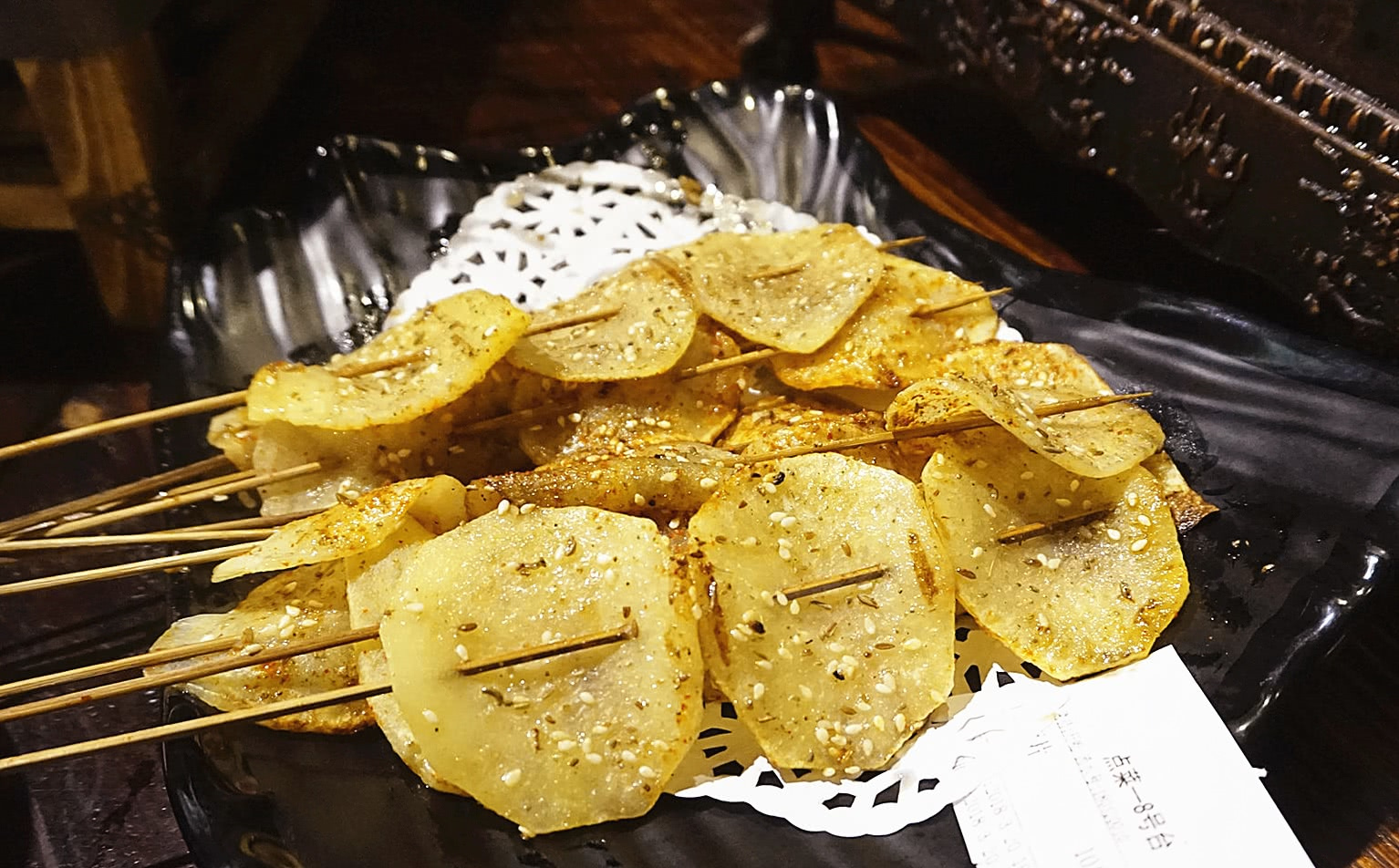 烤土豆片的做法：简单美味，烧烤桌上的完美配菜