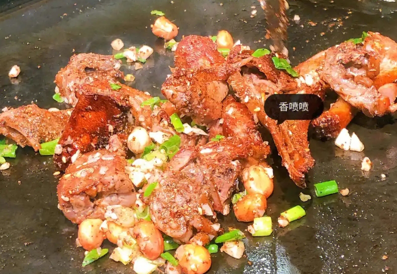 铁板烤鸭怎么做？技术好学，视频看会马上干！(图2)