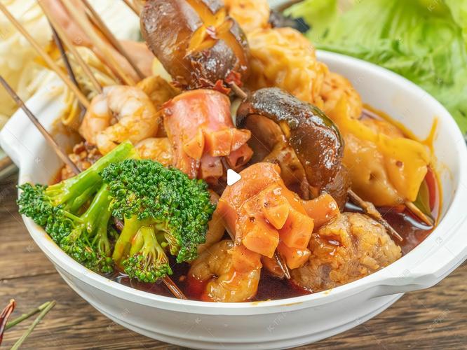 麻辣烫卖一千多能挣多少？利润真相，稳稳开店不踩坑！(图2)
