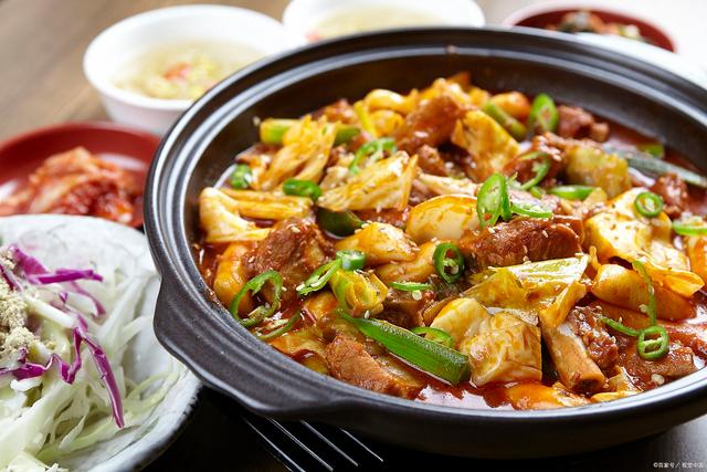 砂锅菜哪里最正宗？口味地道，开店天天排长队！(图2)