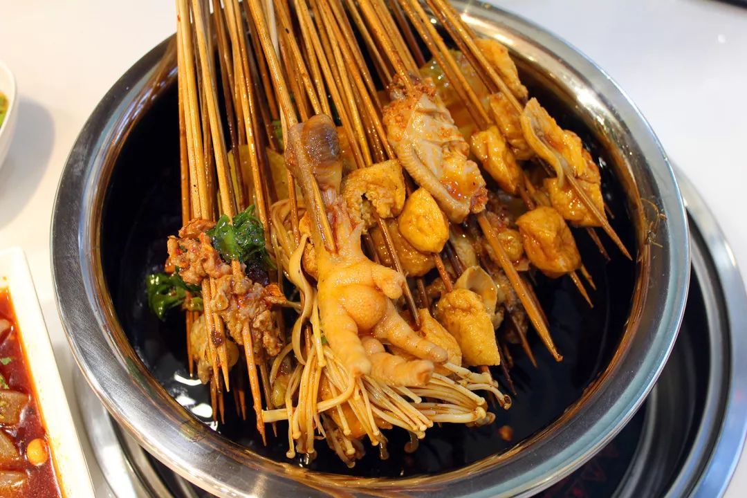 冷锅串串食材有哪些？种类多好操作，摆摊就能火！(图2)
