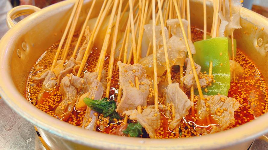 冷锅串串和钵钵鸡区别？味道像又不一样，别再搞混啦！(图3)
