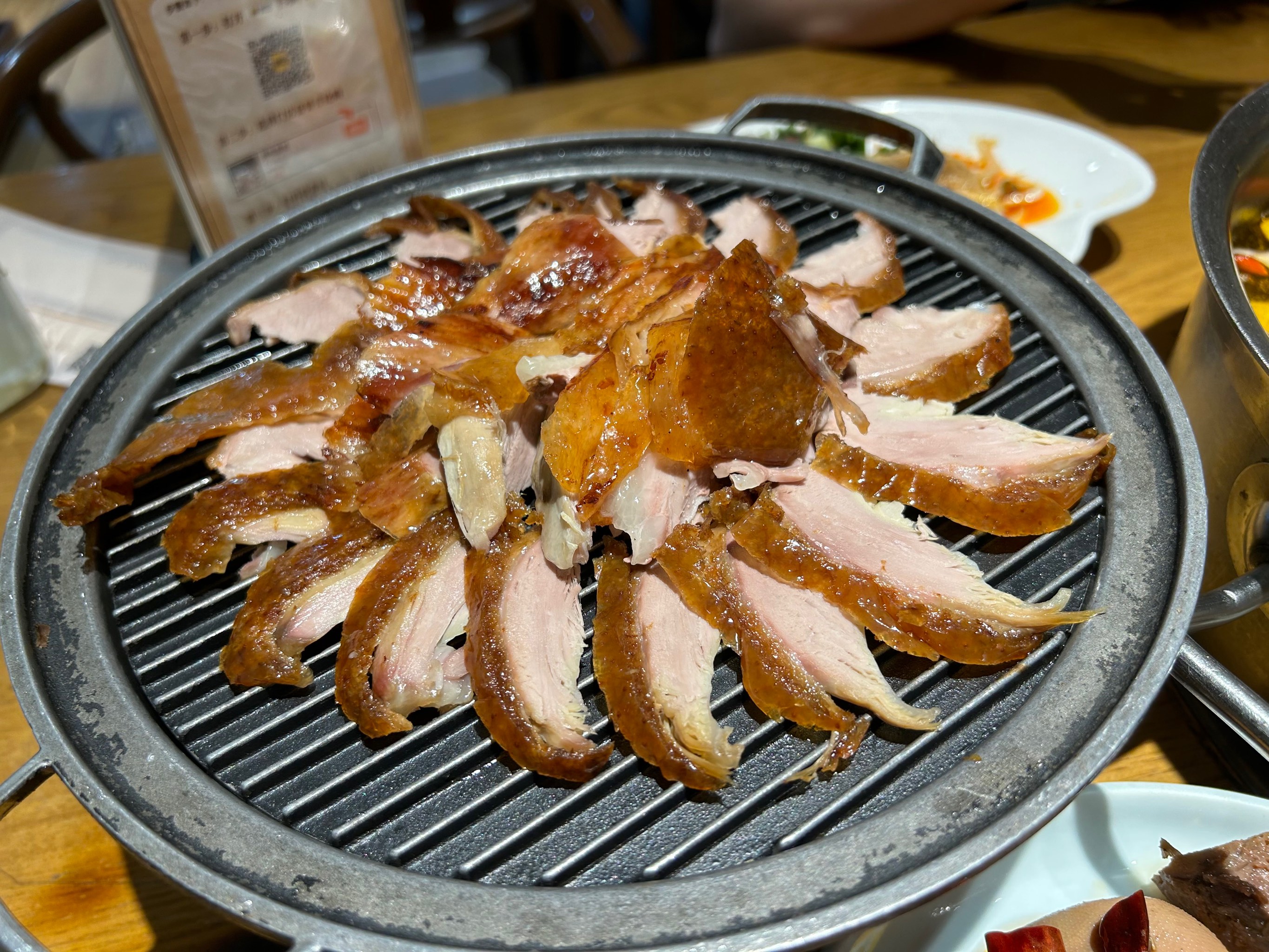 果木烤鸭利润有多大？老卤师揭秘：从选料到烤制，手把手教你算清“赚钱账”(图3)