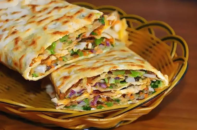 枣庄菜煎饼的正宗做法:从街头摊到家常锅,手把手教你烙出“鲁南烟火香”(图2) 枣庄菜煎饼的正宗做法:从街头摊到家常锅,手把手教你烙出“鲁南烟火香”(图2)
