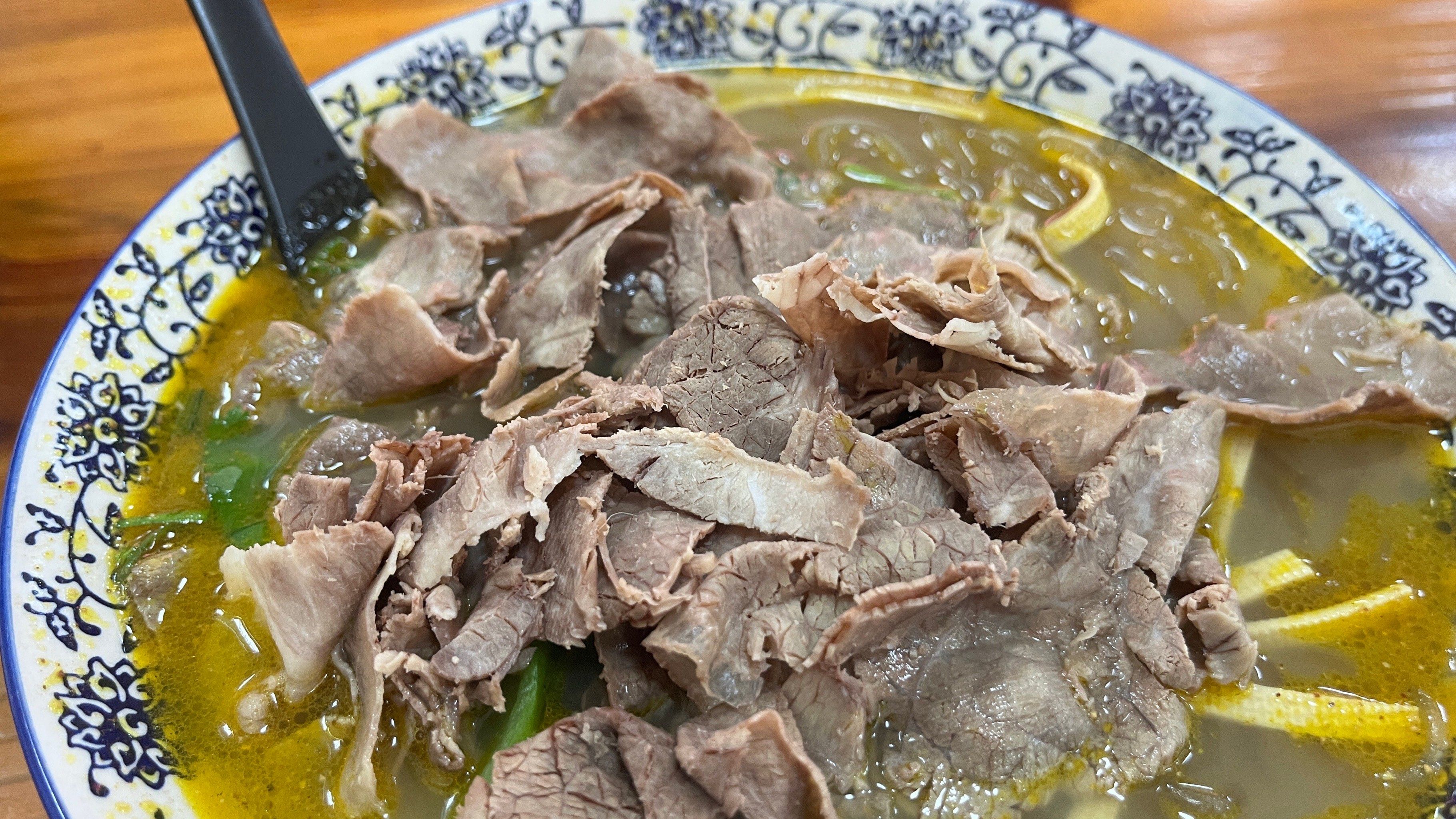 牛肉粉丝汤挣钱吗？味道是关键，配方才是生意能不能长久的核心！(图2)