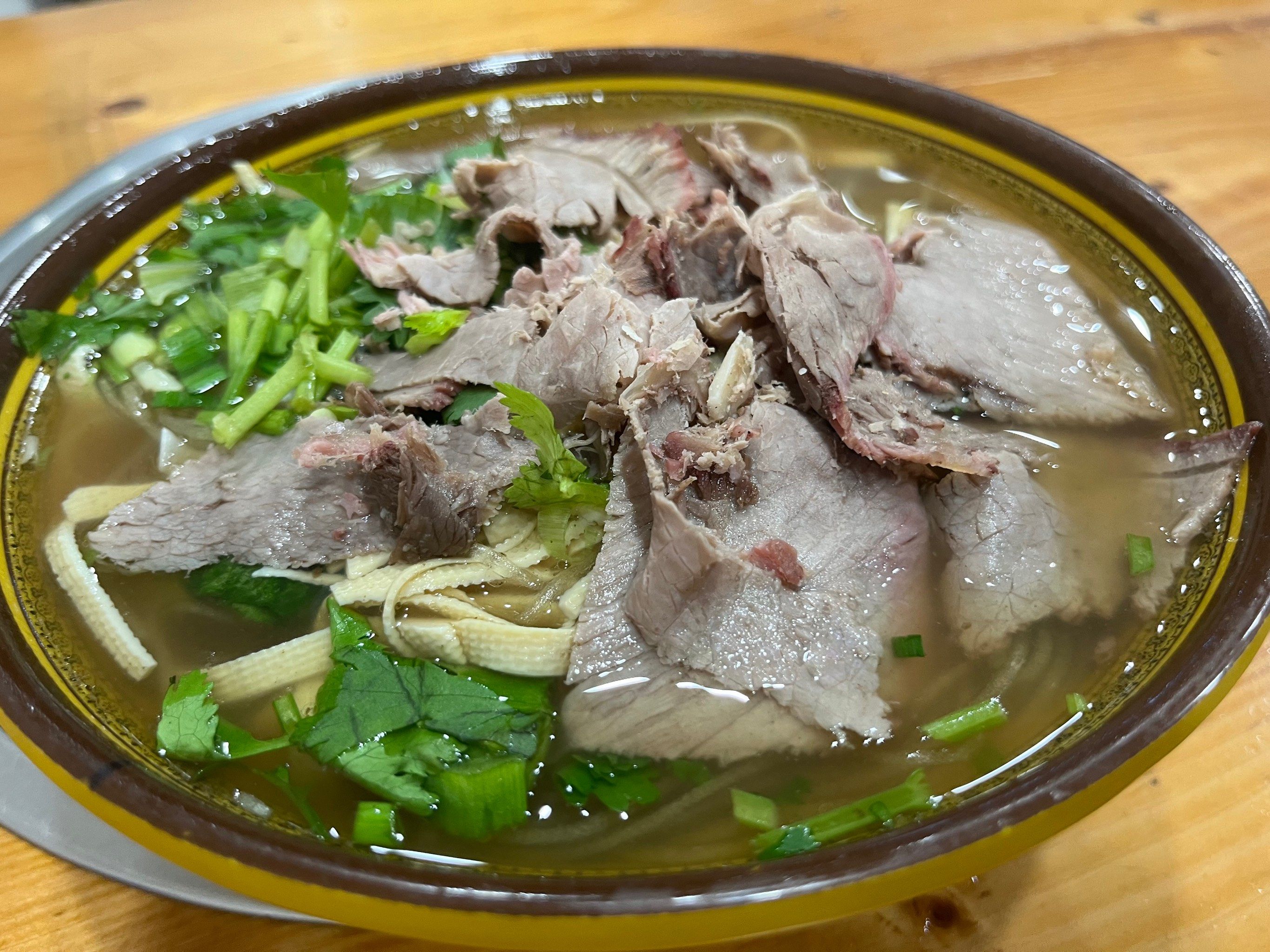 牛肉汤做法和配方揭秘？掌握这几点，汤浓味正不腥不柴！