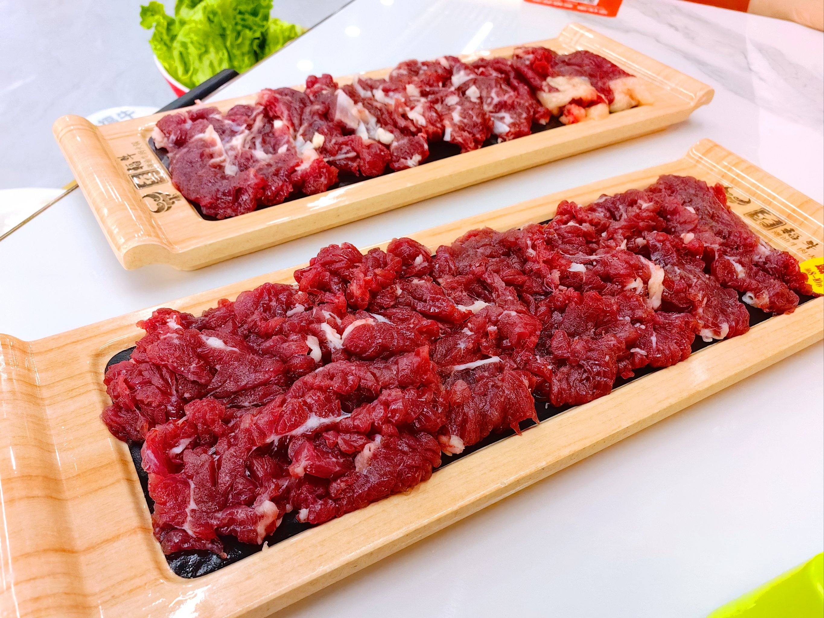 潮汕牛肉火锅生意好不好做？鲜切现涮人气高，抓住味道就能稳稳出圈！(图2)