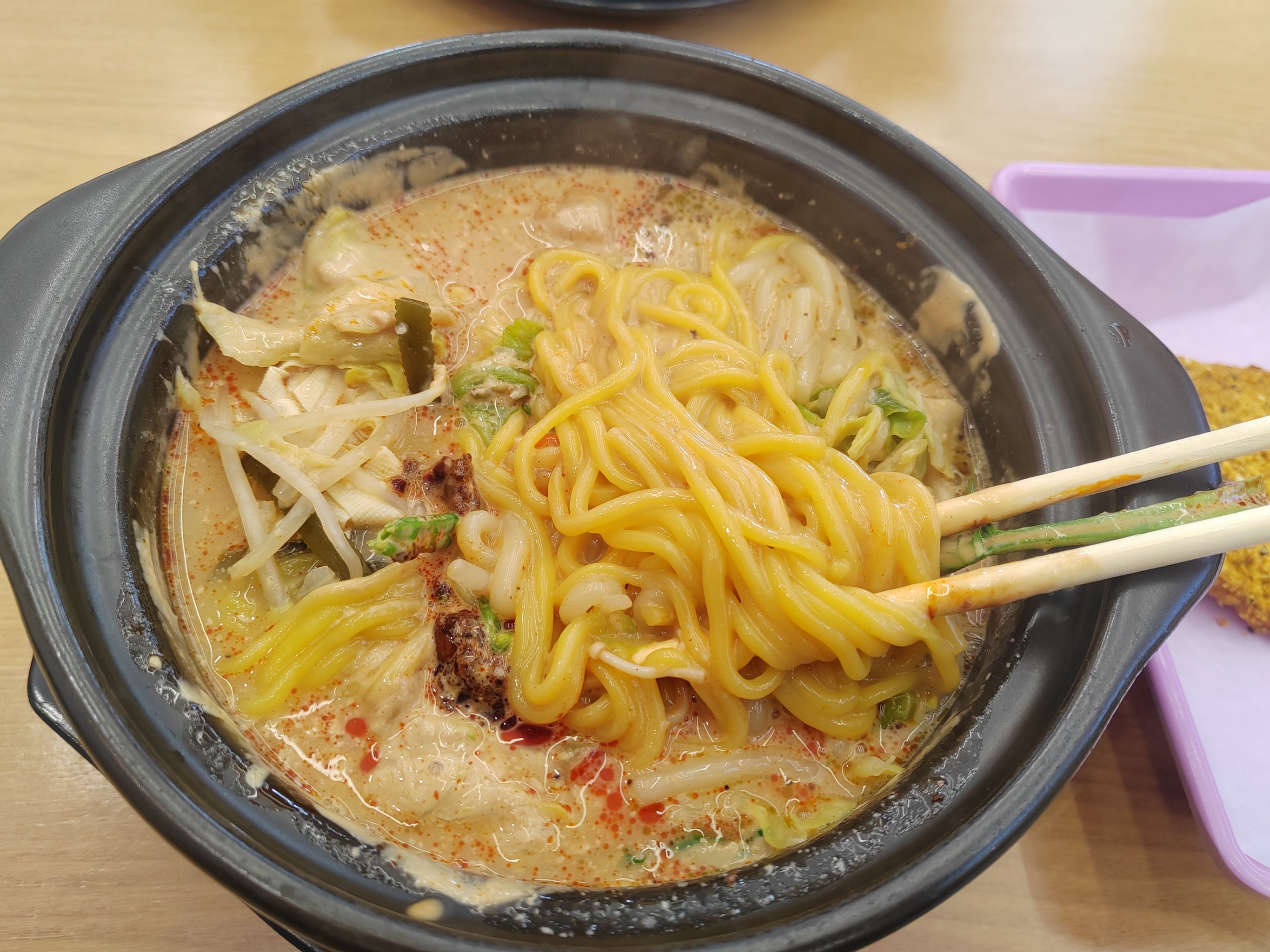 砂锅面赚钱吗?一碗热腾腾的砂锅面,看似平凡却藏着创业的黄金机会!(图3) 砂锅面赚钱吗?一碗热腾腾的砂锅面,看似平凡却藏着创业的黄金机会!(图3)