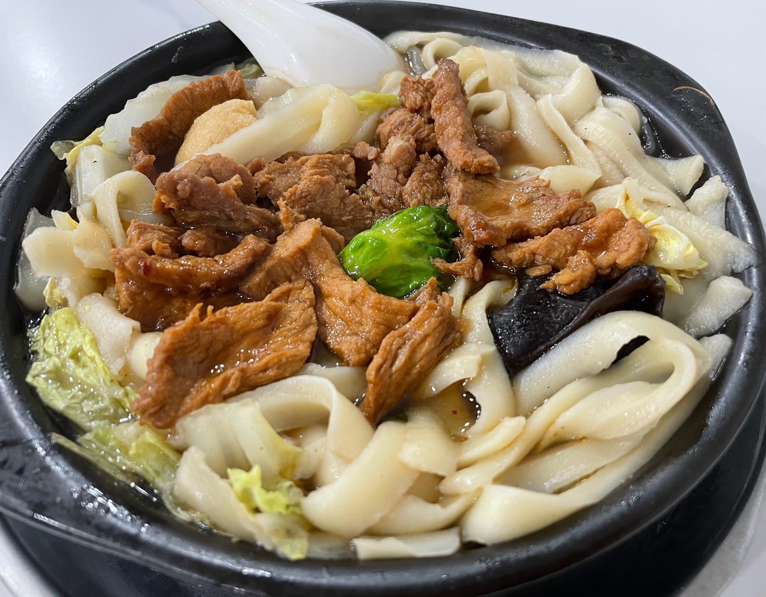 砂锅面的做法及配料商用怎么做？掌握这一锅工艺，店面出餐又快又稳！(图2)