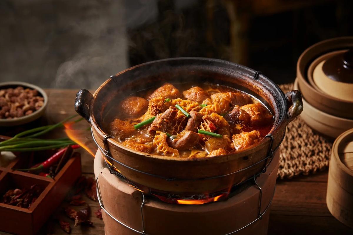 打边炉做堂食还是夜市更合适?不同场景成本差别很大(图2) 打边炉做堂食还是夜市更合适?不同场景成本差别很大(图2)