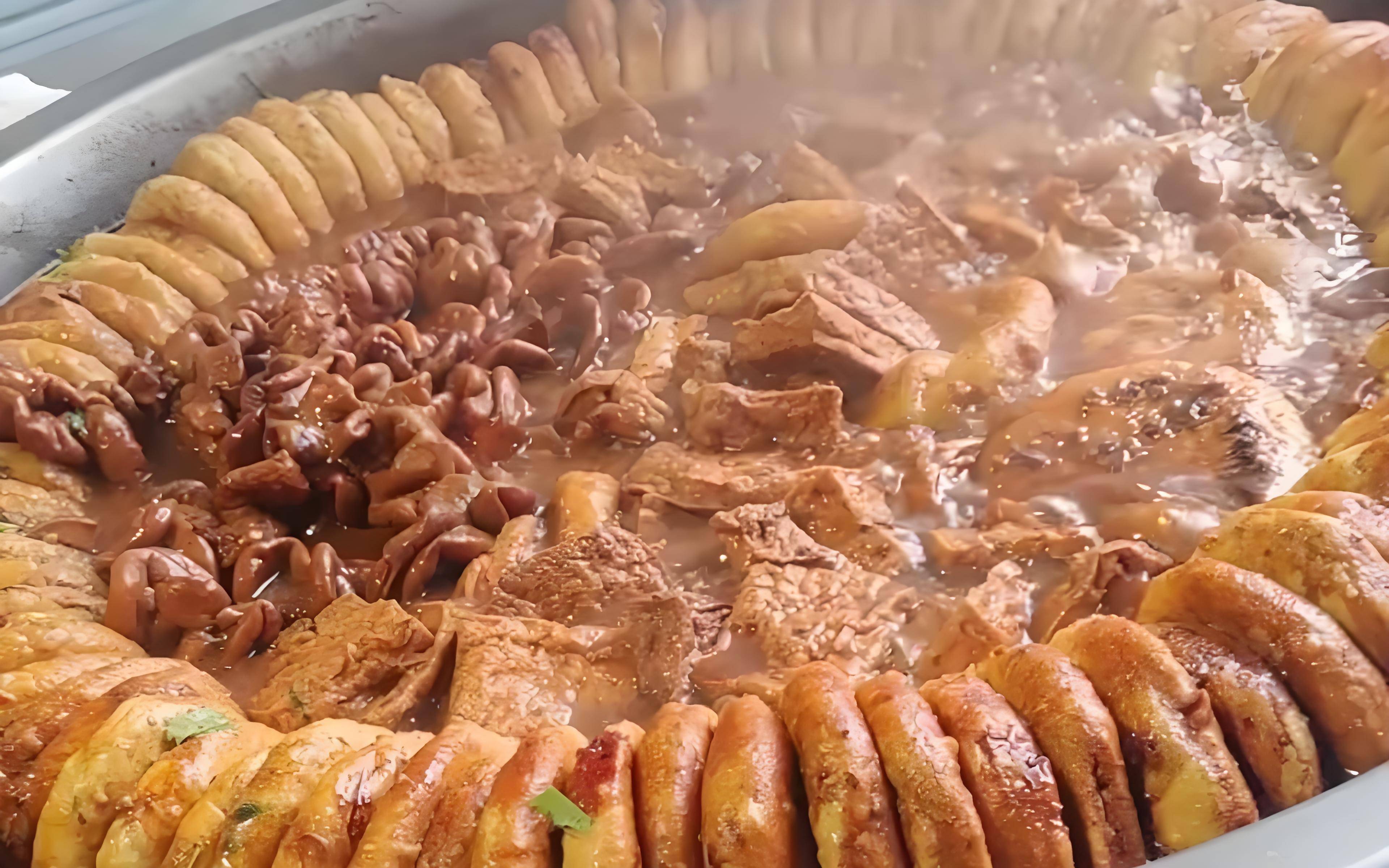 卤煮火烧只卖这一样够不够赚钱？要不要搭配凉菜卤货一起卖？