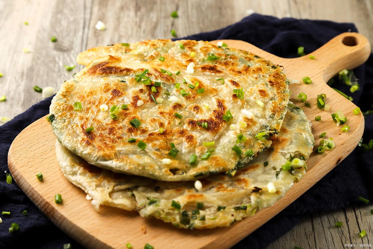 做葱油饼老是失败？哪里可以学做葱油饼，方法细讲让你一次学会！(图2)