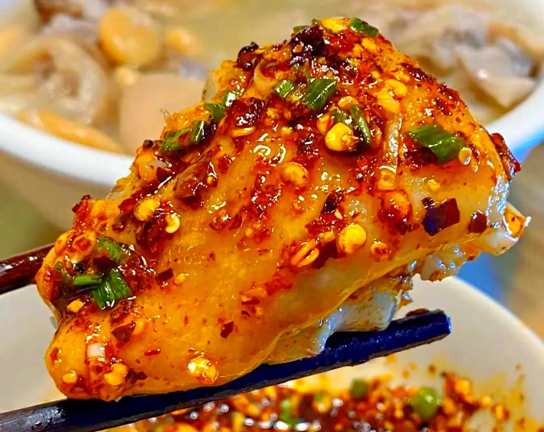 蹄花怎么做好吃又软烂？掌握火候与细节，新手也能轻松做出地道好味道(图2)