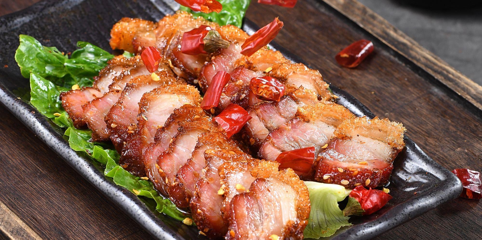 脆皮烤肉的做法怎么才算对？腌制细节、火候掌控和出皮关键一次讲清(图2)