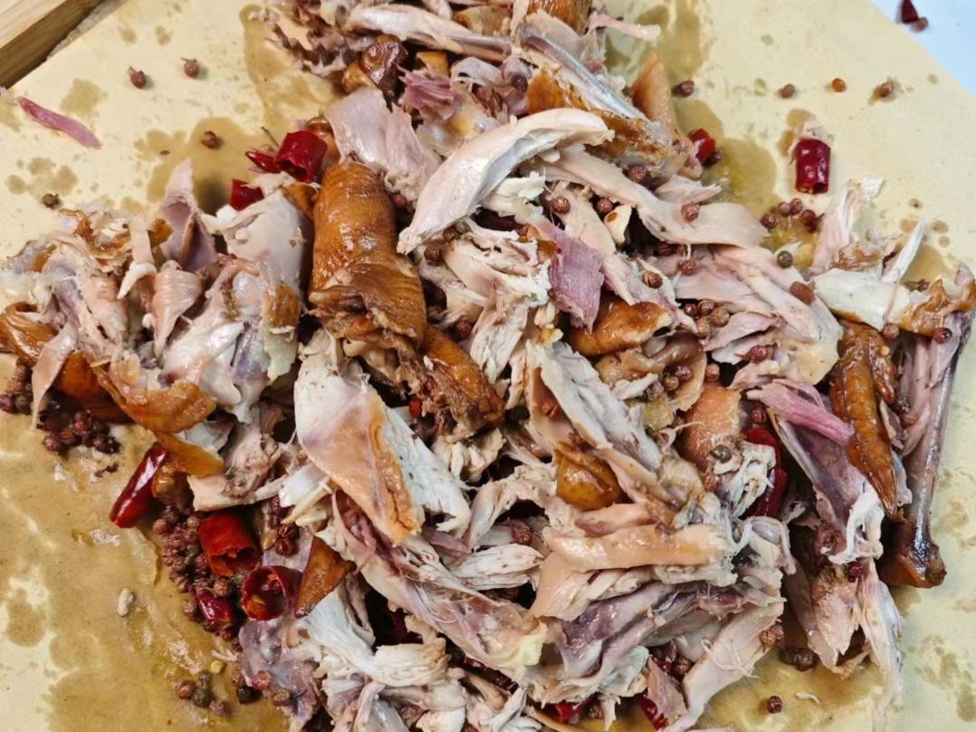 椒麻鸡技术培训怎么学?做法细节、口味稳定与出品难点一次讲透(图2) 椒麻鸡技术培训怎么学?做法细节、口味稳定与出品难点一次讲透(图2)