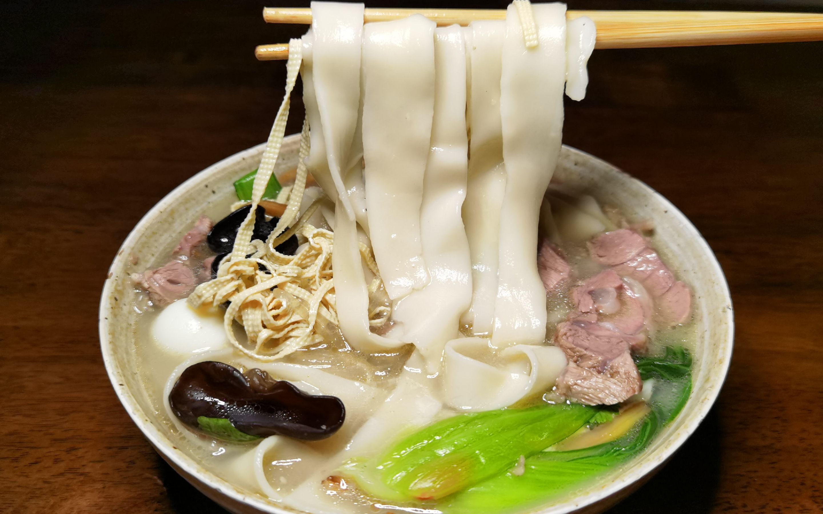 学河南烩面多少钱？别信几百元的配方！揭秘这碗汤的暴利门槛