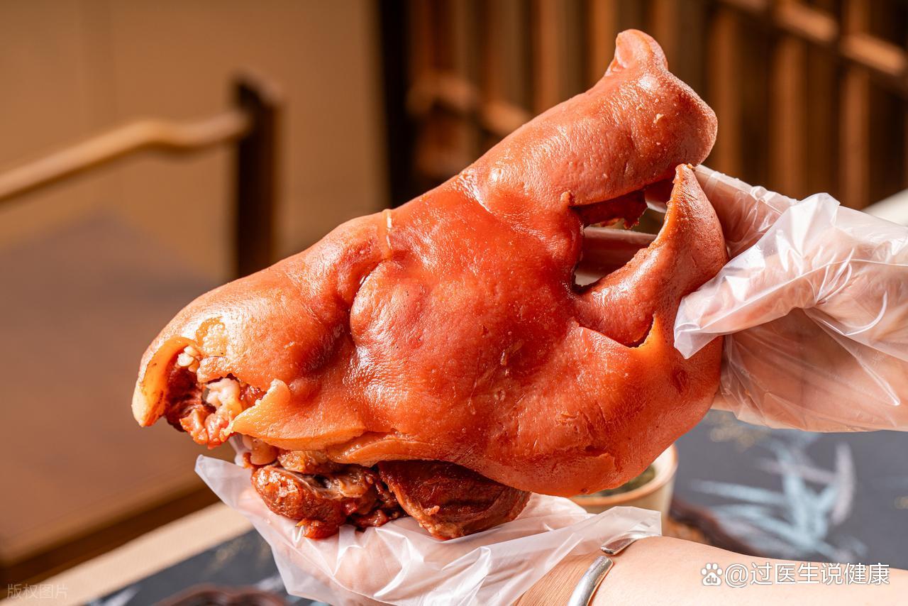 一斤赚20?揭秘“卤猪头肉”不发黑、去异味的3个技巧!(图3) 一斤赚20?揭秘“卤猪头肉”不发黑、去异味的3个技巧!(图3)