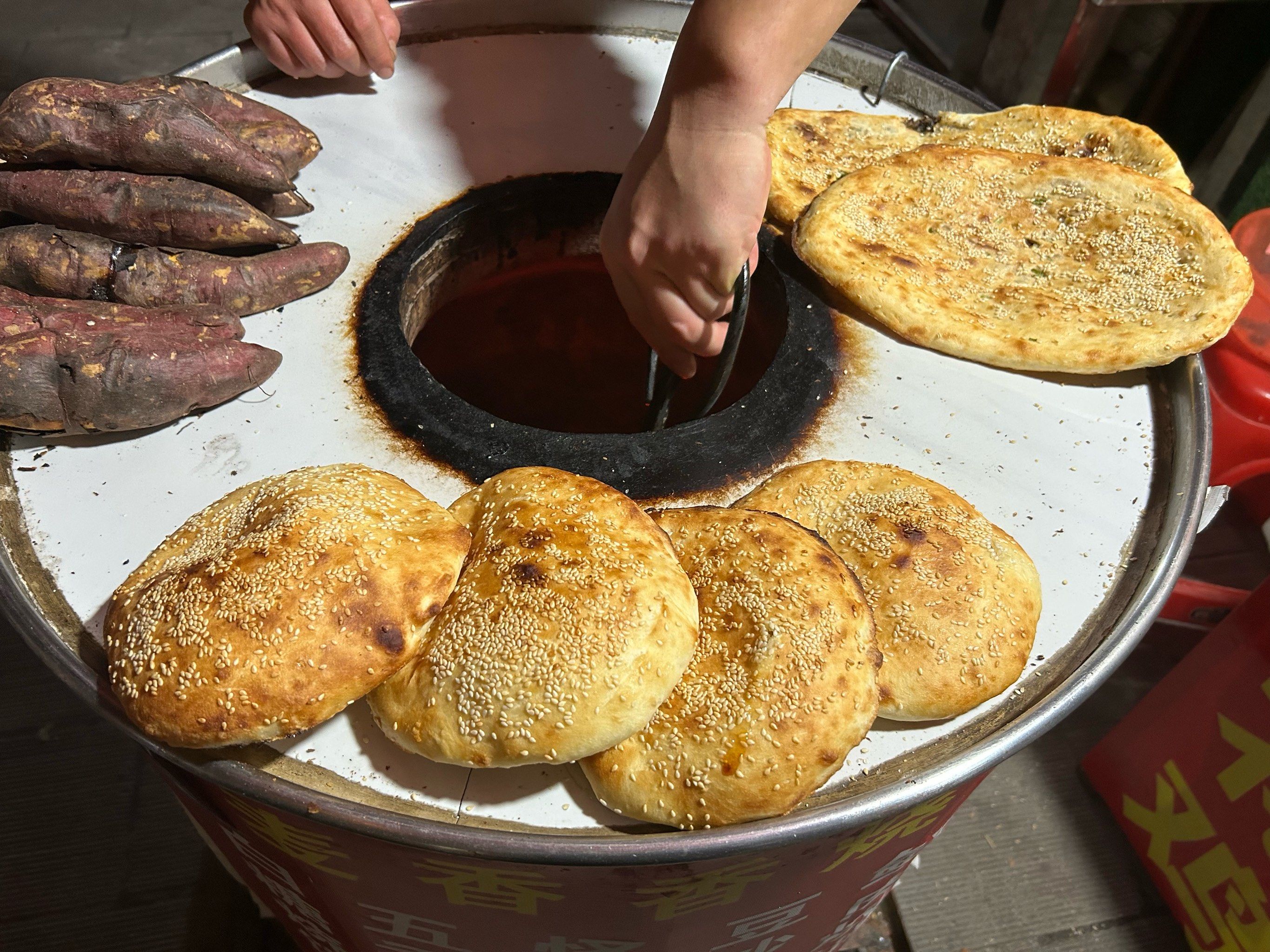 学打烧饼多少钱?别当免费学徒!揭秘“层层掉渣”的3个关键技术!(图2) 学打烧饼多少钱?别当免费学徒!揭秘“层层掉渣”的3个关键技术!(图2)