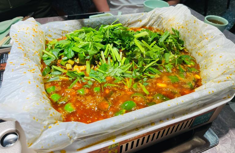 一条鱼卖88？揭秘纸包鱼“不破纸更入味”的3个核心秘籍，开店必看！(图2)