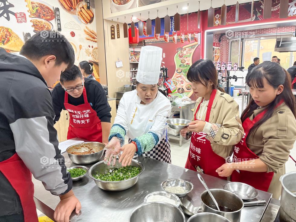 想开早餐包子铺去哪里学？学早餐技术难不难？准备做包子生意的人要先看清这些问题(图3)