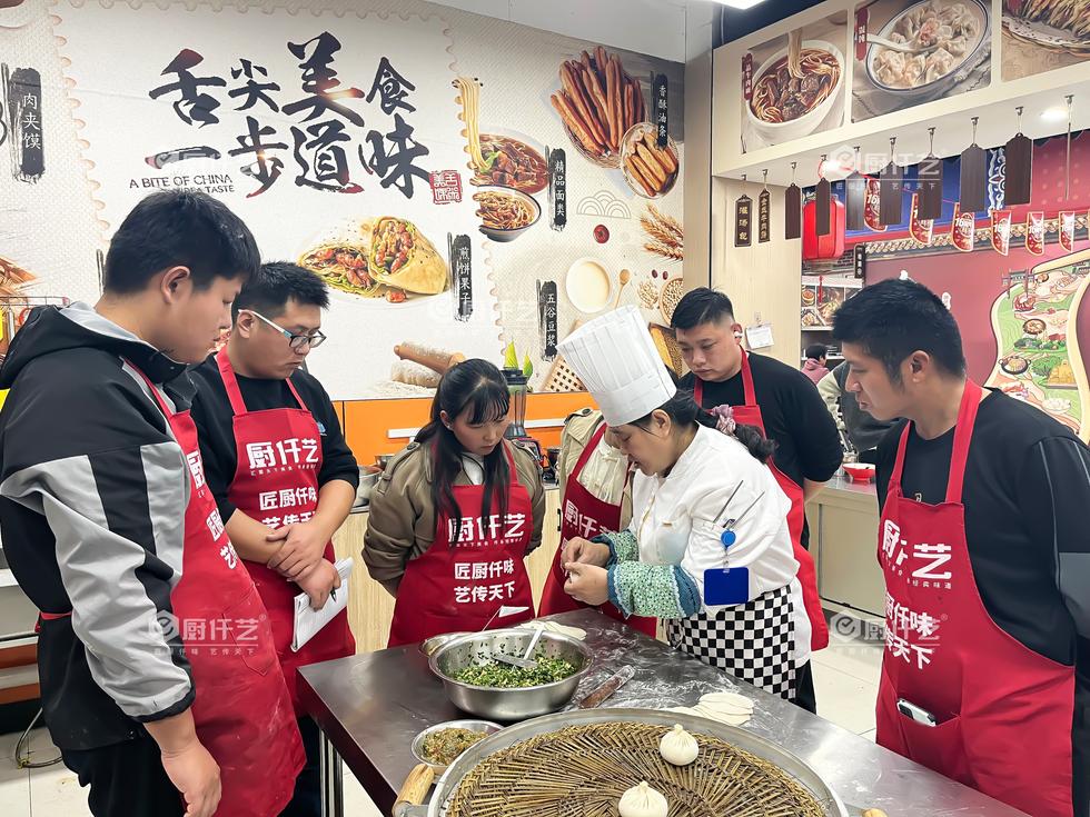 小吃培训基地十大排行榜怎么选？想学小吃创业的人，先把加盟和培训的区别看清楚(图3)