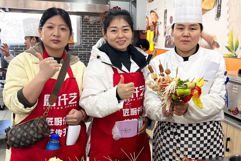 河南炸串夹馍怎么做？掌握这份地道配方，让你的摊位成为整条街的流量王！(图2)