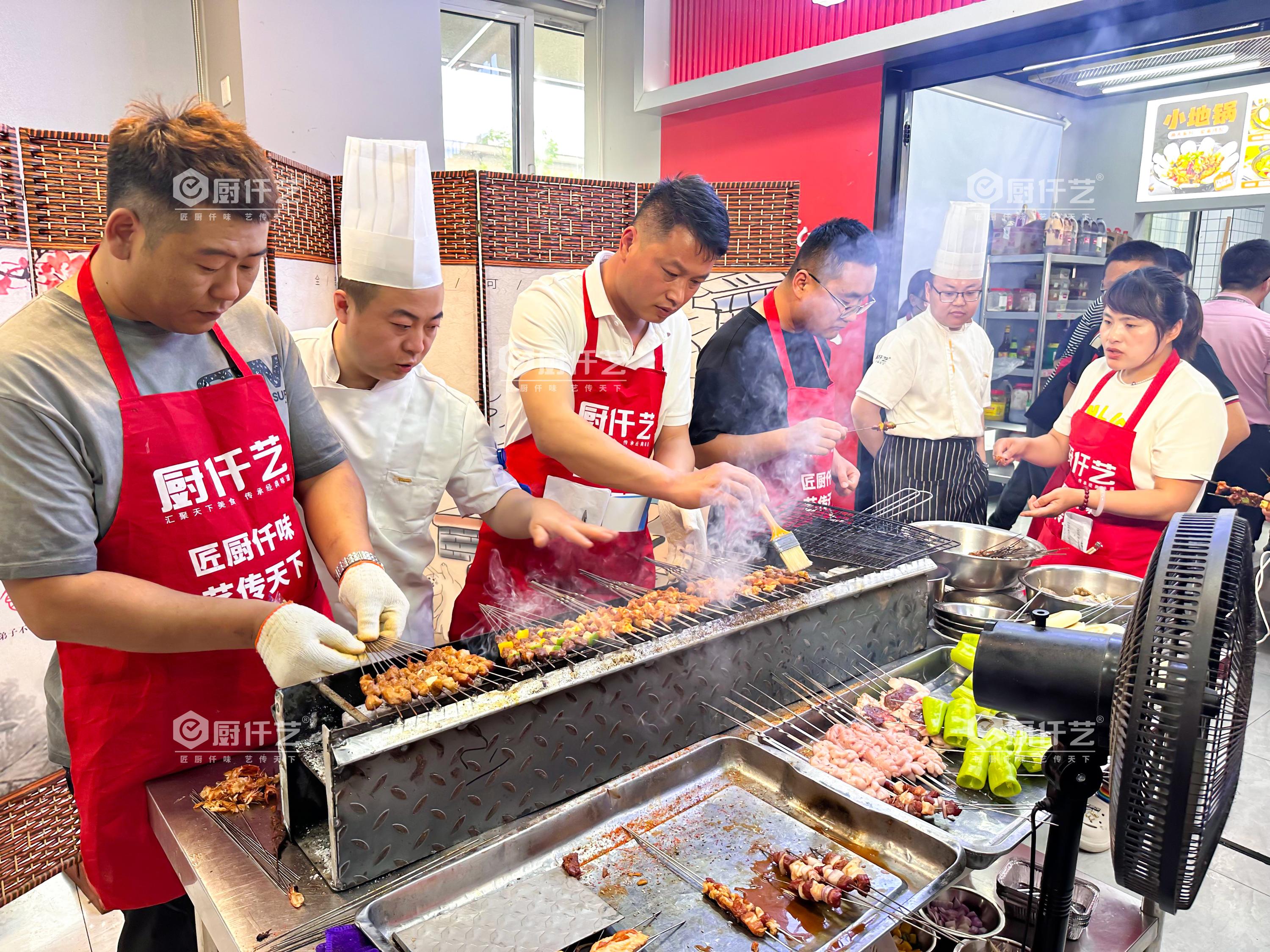 不想上班了，学个什么小吃技术能摆摊赚钱？想转行的人先把这几件事想清楚(图2)