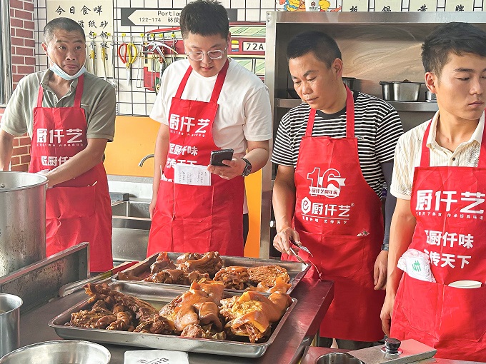 学做熟食去哪学？熟食培训哪里靠谱？(图2)