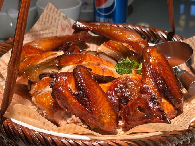 淄博哪里可以学烤鸡技术？哪家靠谱？淄博烤鸡的市场分析(图2)