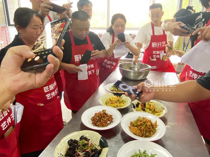 在淄博哪里可以学凉菜？那家更靠谱？淄博凉菜市场分析(图3)