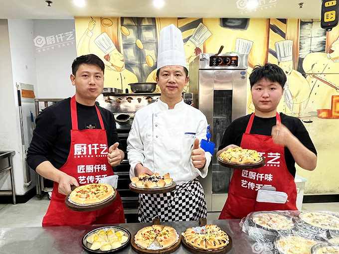 德州学披萨去哪学？怎么选披萨培训学校？新手避坑指南(图3)