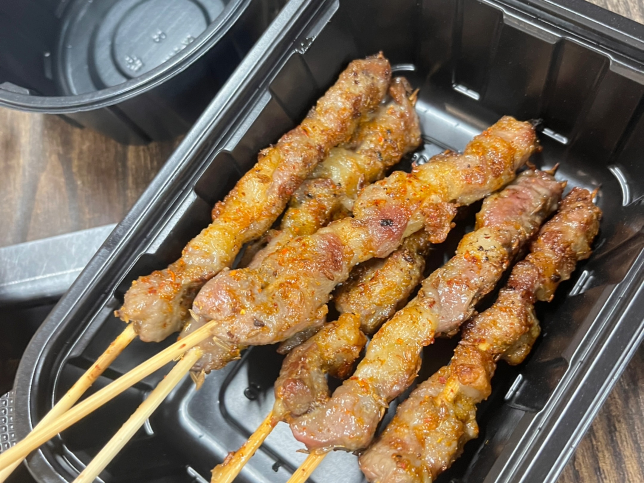 学羊肉串烧烤哪个学校好?同样用羊腿肉,为什么人家烤的就是比你香(图2) 学羊肉串烧烤哪个学校好?同样用羊腿肉,为什么人家烤的就是比你香(图2)