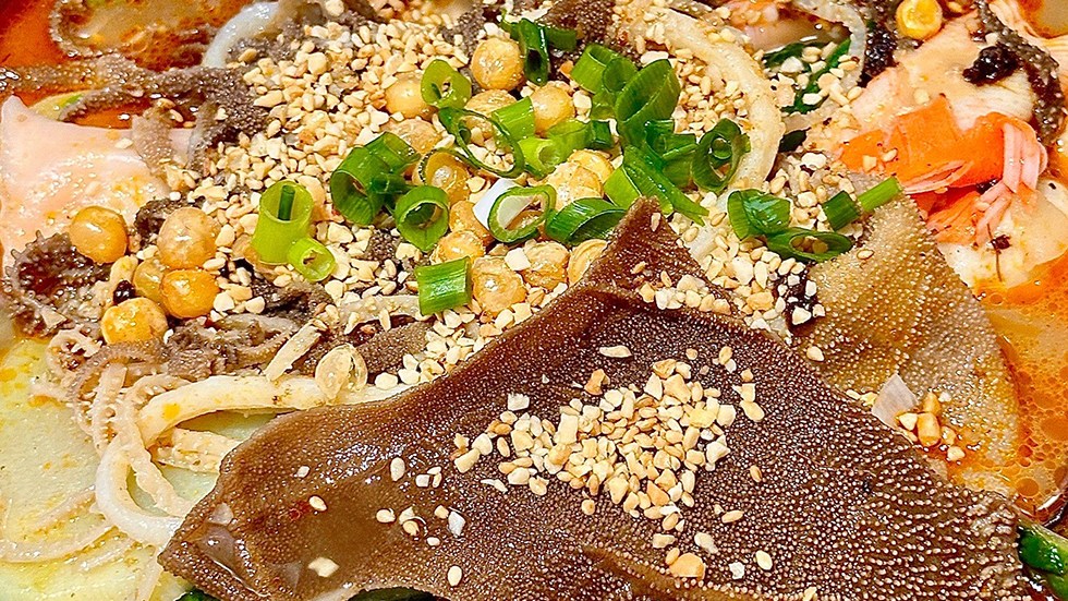 麻辣烫到处都有，为什么有的店排队有的店没人？(图2)