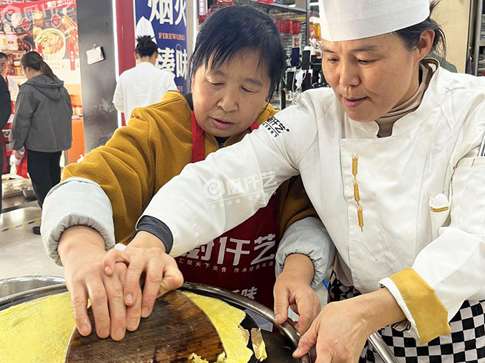 山东杂粮煎饼正宗配方，从面糊到摊制一步步给你拆开(图4)