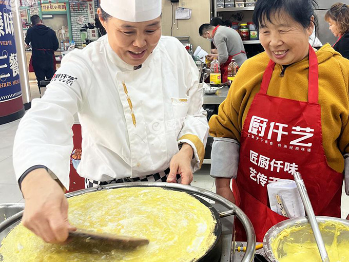 山东杂粮煎饼正宗配方，从面糊到摊制一步步给你拆开(图3)