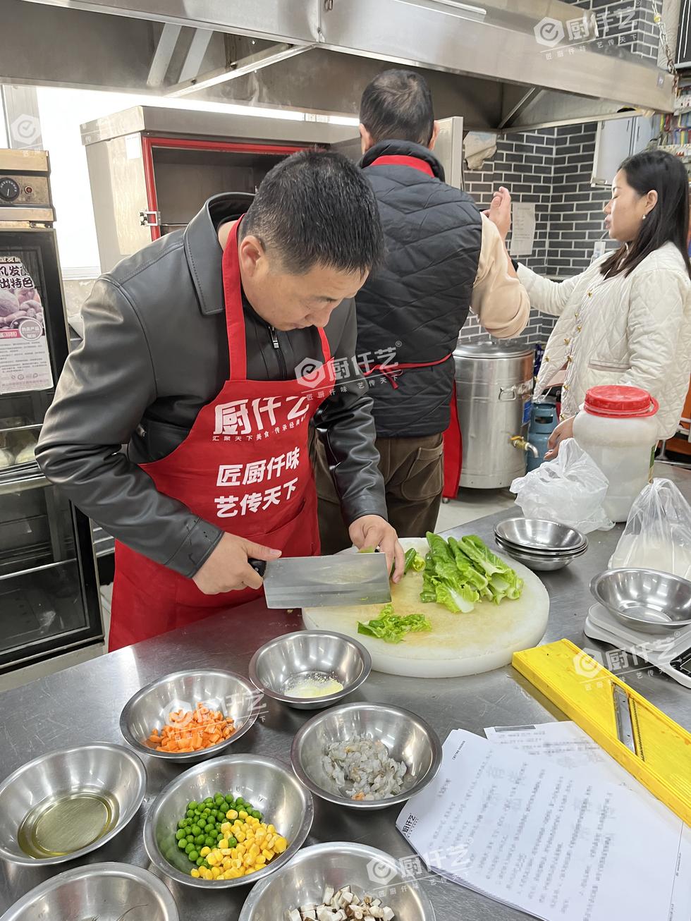早餐粥怎么熬才粘稠好喝？厨仟艺教你五个窍门(图2)
