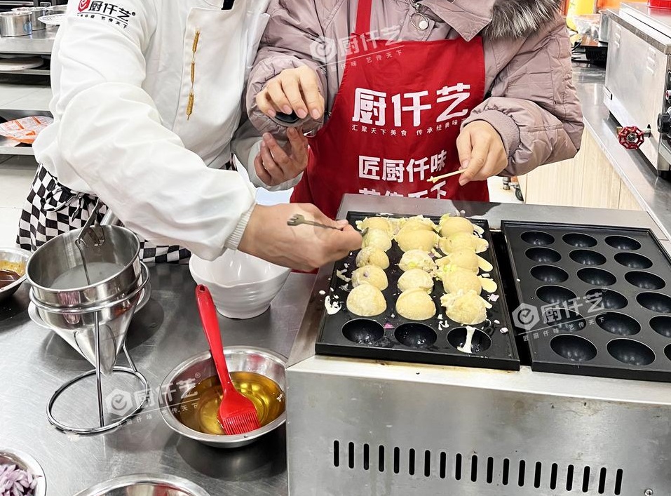 学做章鱼小丸子要花多少钱？厨仟艺为你算清费用，明码实价更放心(图3)