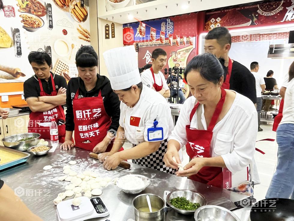 学小笼包技术多少钱？厨仟艺告诉你真实收费，别被坑了才后悔！(图1)