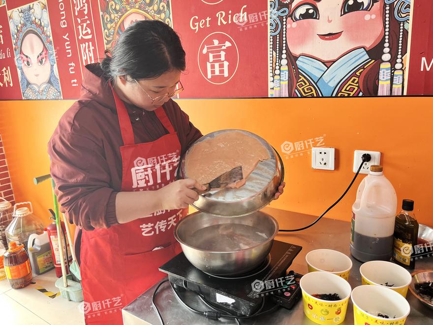 学做福鼎肉片要多少钱？这笔账不简单，厨仟艺从三个维度帮你算清楚(图1)