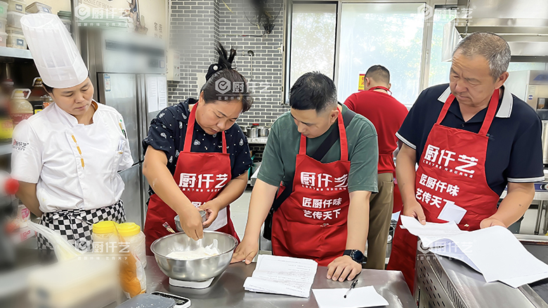 炸鸡馍的做法教程：从备料到出餐，一篇讲透全流程(图3)