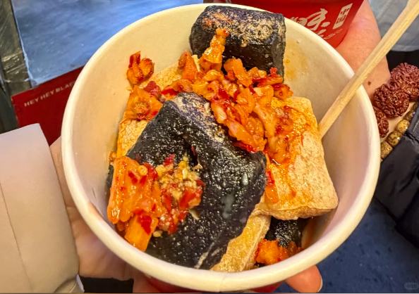 臭豆腐摆摊到底赚不赚钱？厨仟艺深耕餐饮培训18年，教你选对路不踩坑！(图3)