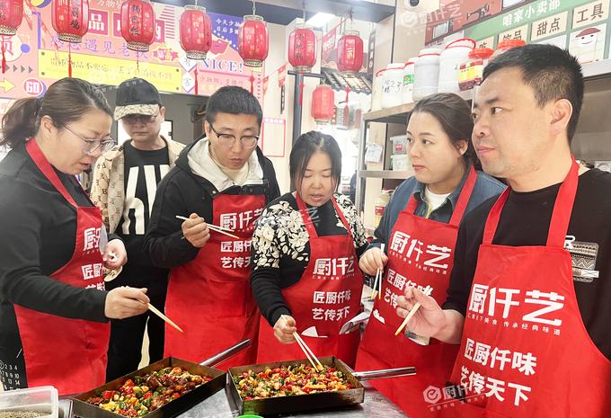 学小吃技术，不只是学会做：厨仟艺小吃培训的教学方式与服务保障(图3)